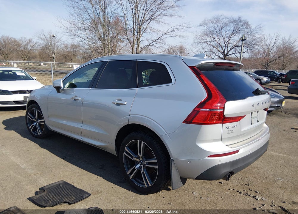 2018 VOLVO XC60 T5 MOMENTUM VIN: LYV102RK7JB097089