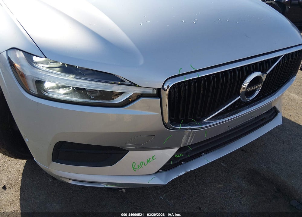 2018 VOLVO XC60 T5 MOMENTUM VIN: LYV102RK7JB097089