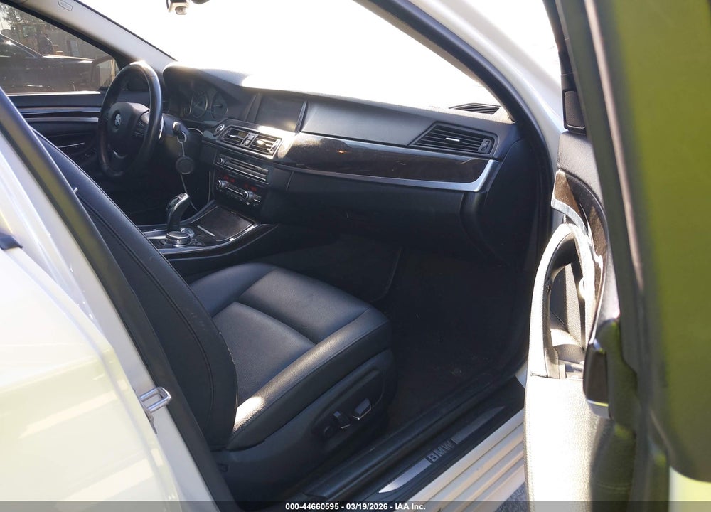 2016 BMW 528I VIN: WBA5A5C54GG349586