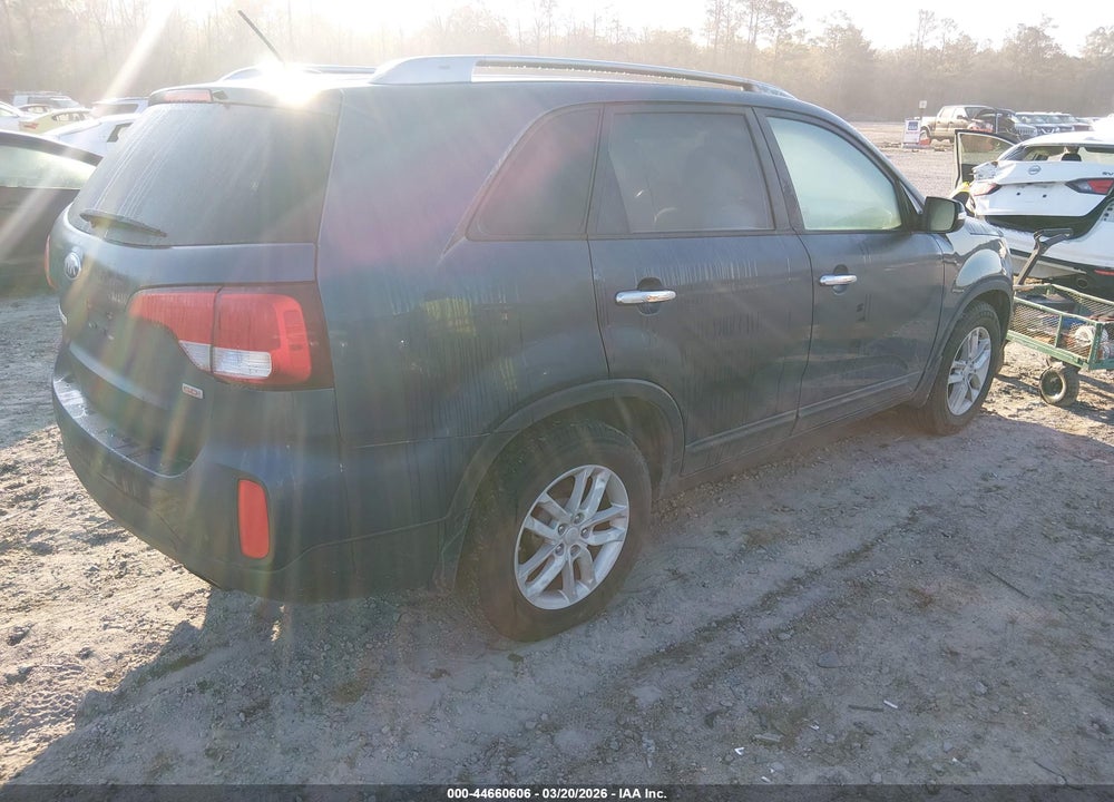 2014 KIA SORENTO LX V6 VIN: 5XYKT4A71EG460501