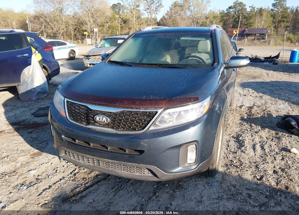 2014 KIA SORENTO LX V6 VIN: 5XYKT4A71EG460501