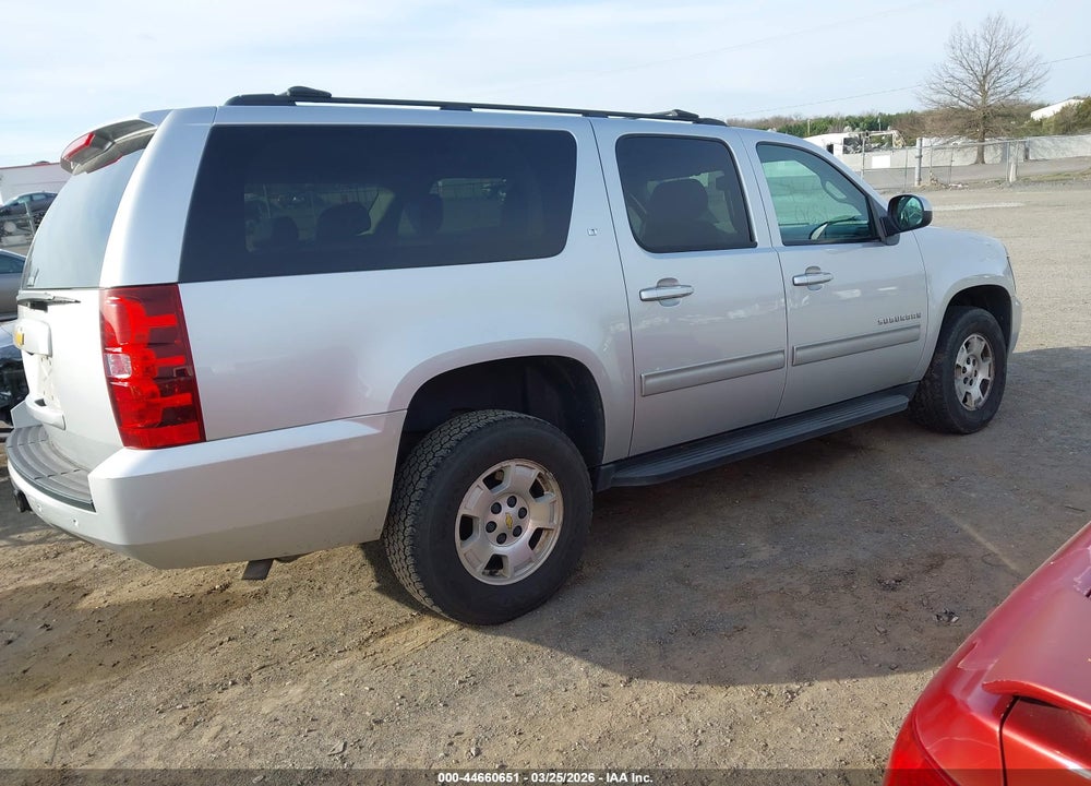 2014 CHEVROLET SUBURBAN 1500 LT VIN: 1GNSKJE78ER203789