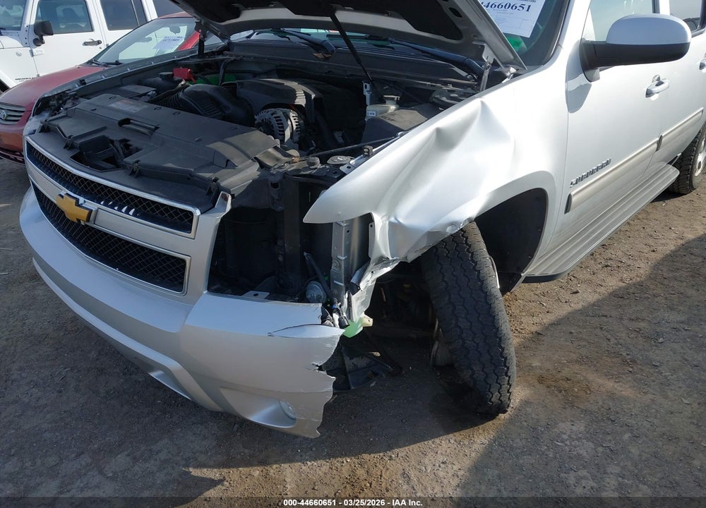 2014 CHEVROLET SUBURBAN 1500 LT VIN: 1GNSKJE78ER203789