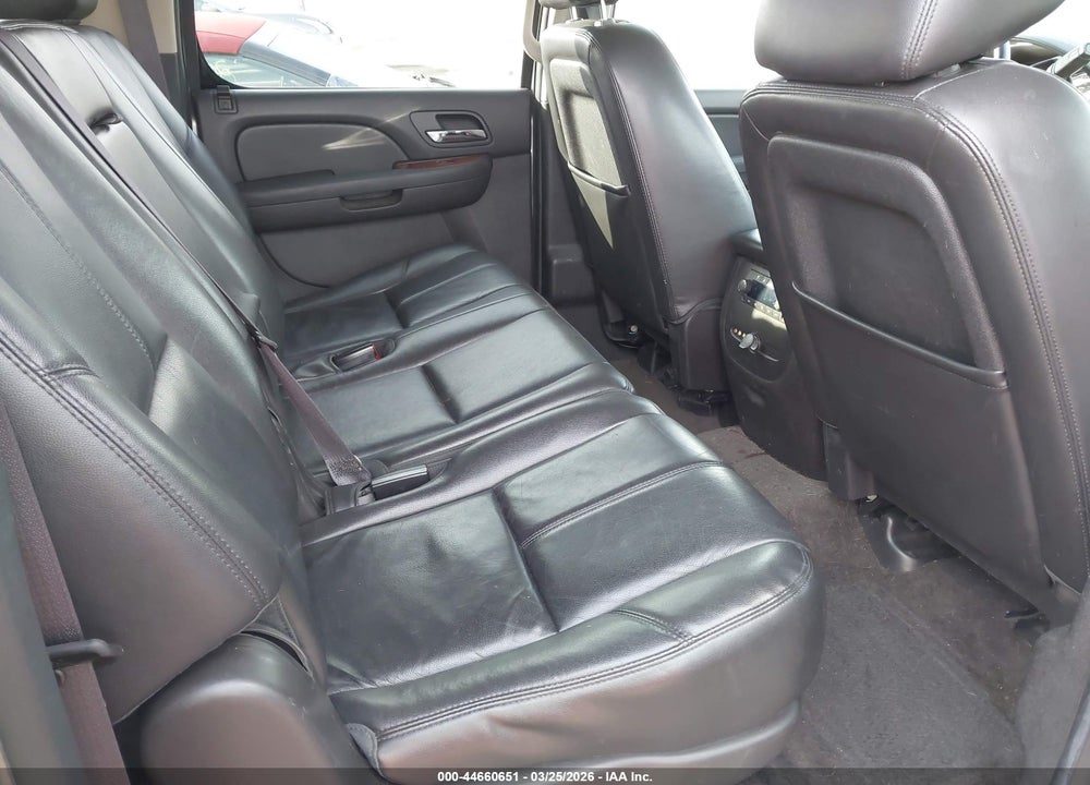 2014 CHEVROLET SUBURBAN 1500 LT VIN: 1GNSKJE78ER203789