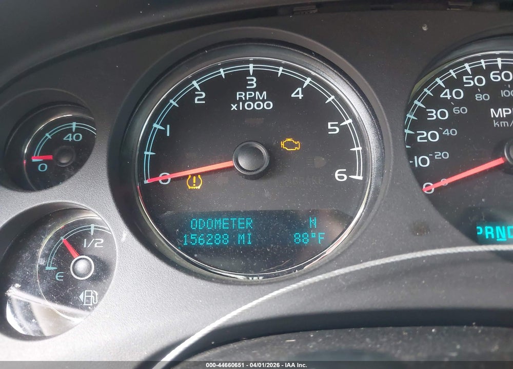 2014 CHEVROLET SUBURBAN 1500 LT VIN: 1GNSKJE78ER203789
