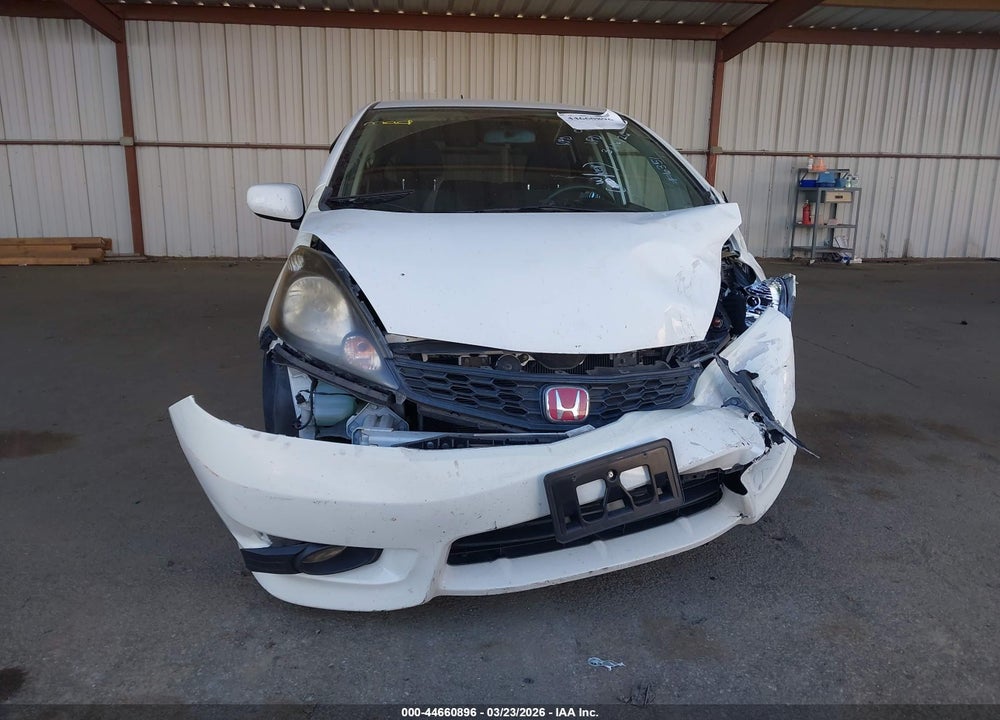 2013 HONDA FIT SPORT VIN: JHMGE8H5XDC065911