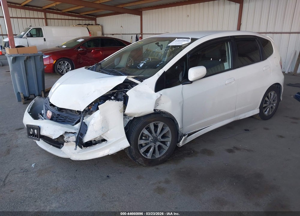 2013 HONDA FIT SPORT VIN: JHMGE8H5XDC065911