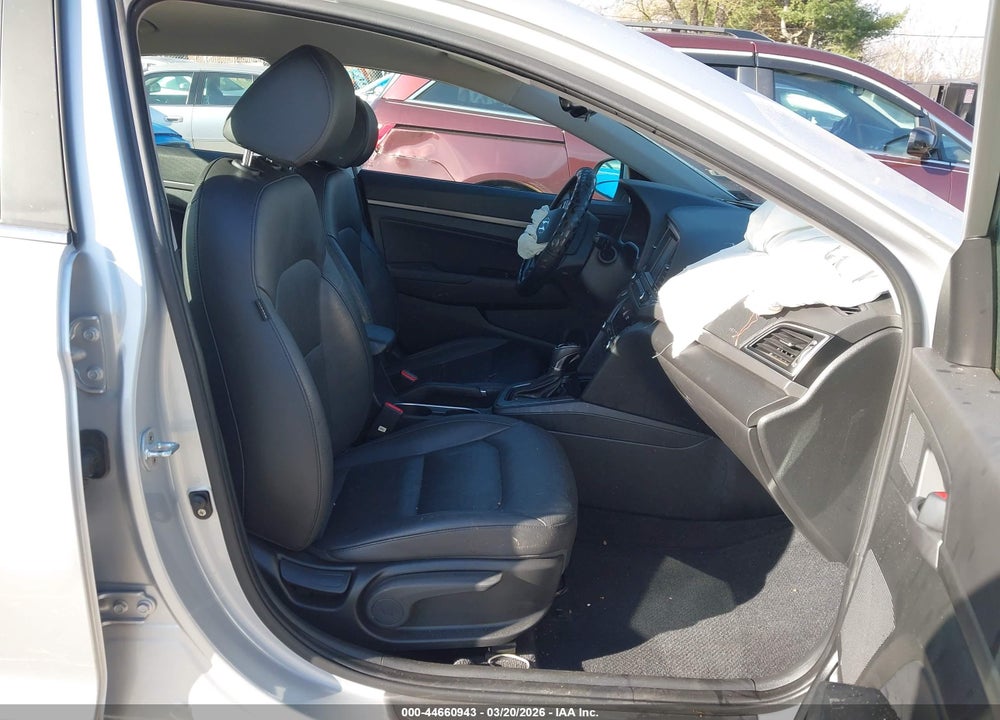 2017 HYUNDAI ELANTRA LIMITED VIN: KMHD84LF7HU269386
