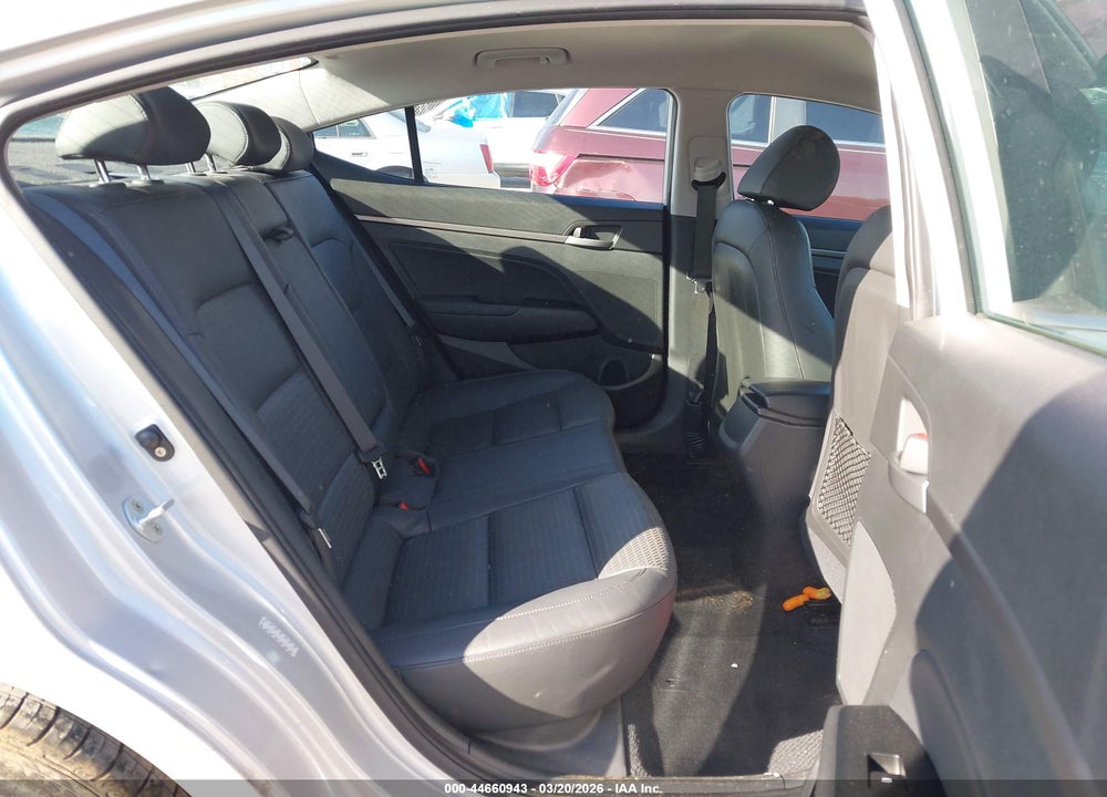 2017 HYUNDAI ELANTRA LIMITED VIN: KMHD84LF7HU269386