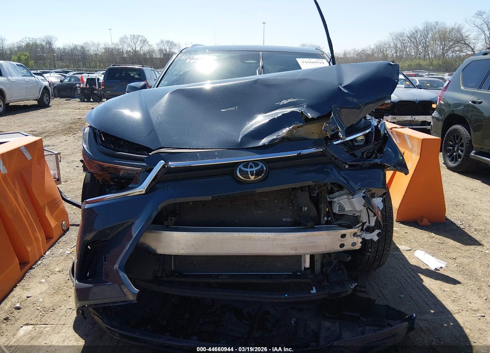 2024 TOYOTA GRAND HIGHLANDER XLE VIN: 5TDAAAB53RS060896
