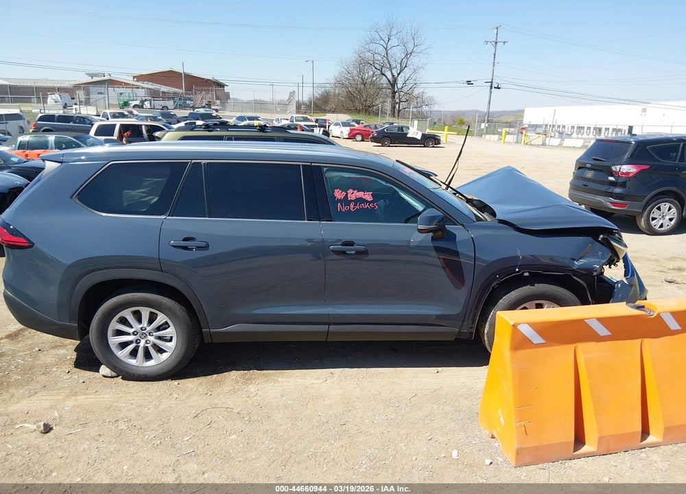 2024 TOYOTA GRAND HIGHLANDER XLE VIN: 5TDAAAB53RS060896