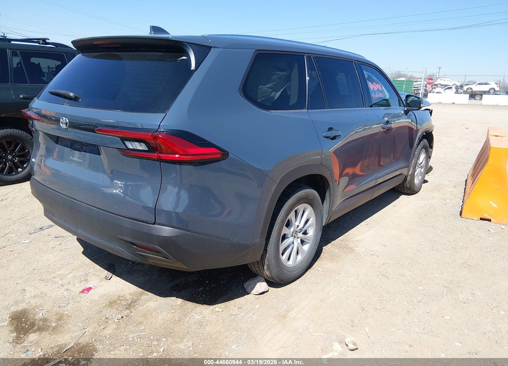 2024 TOYOTA GRAND HIGHLANDER XLE VIN: 5TDAAAB53RS060896