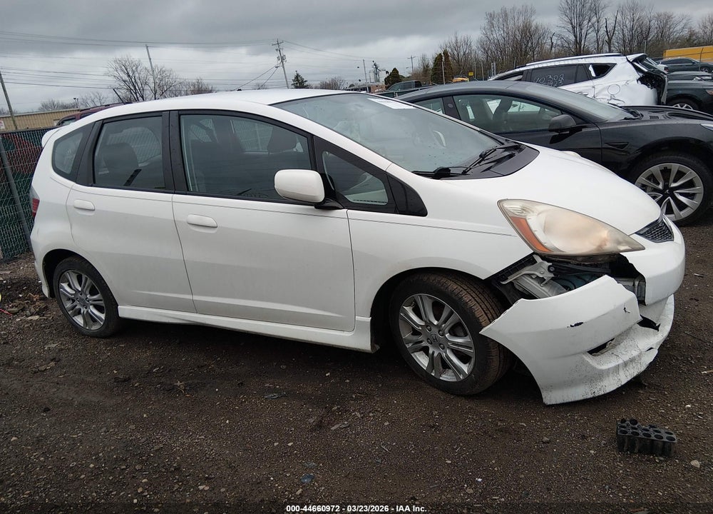 2011 HONDA FIT SPORT VIN: JHMGE8H58BC010791