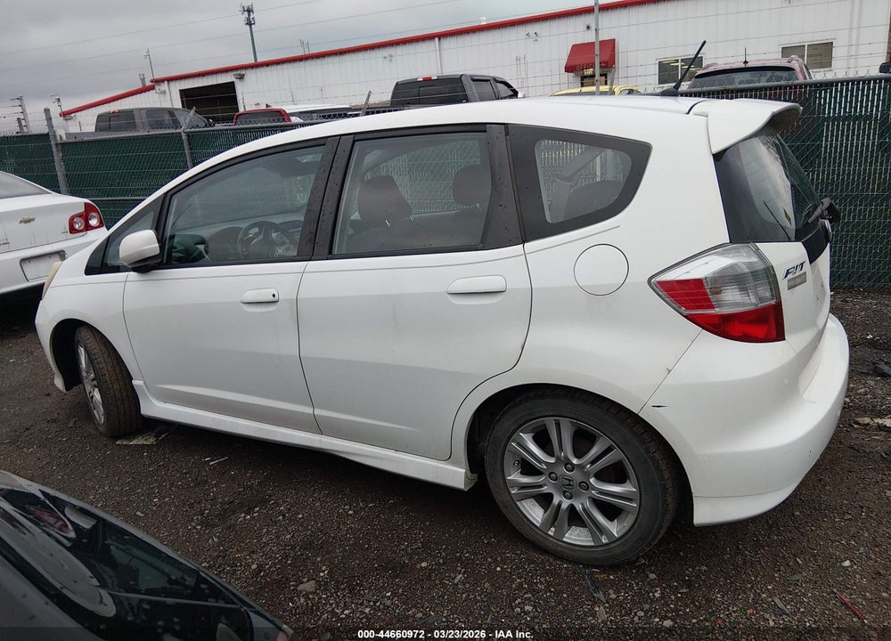 2011 HONDA FIT SPORT VIN: JHMGE8H58BC010791