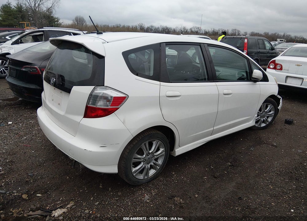 2011 HONDA FIT SPORT VIN: JHMGE8H58BC010791