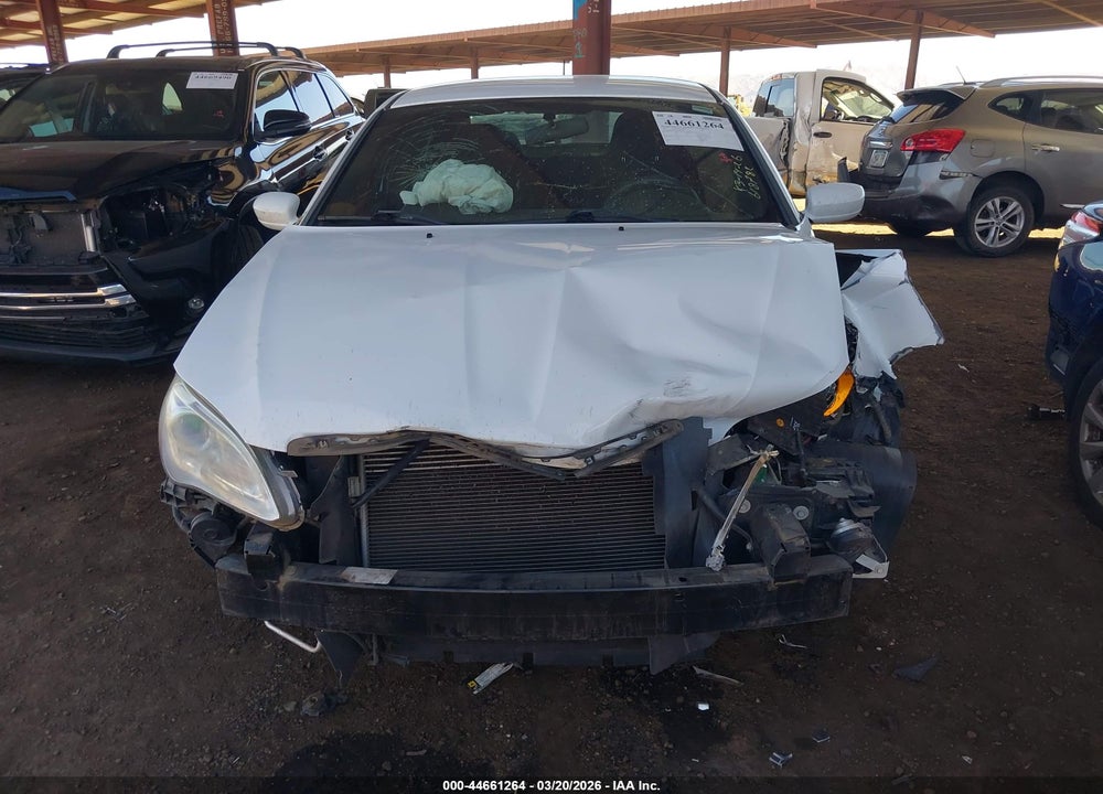 2011 CHRYSLER 200 LX VIN: 1C3BC4FB7BN618782