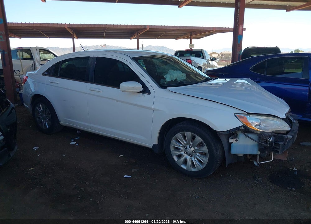2011 CHRYSLER 200 LX VIN: 1C3BC4FB7BN618782