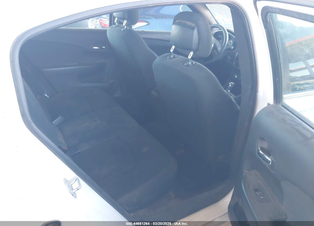 2011 CHRYSLER 200 LX VIN: 1C3BC4FB7BN618782