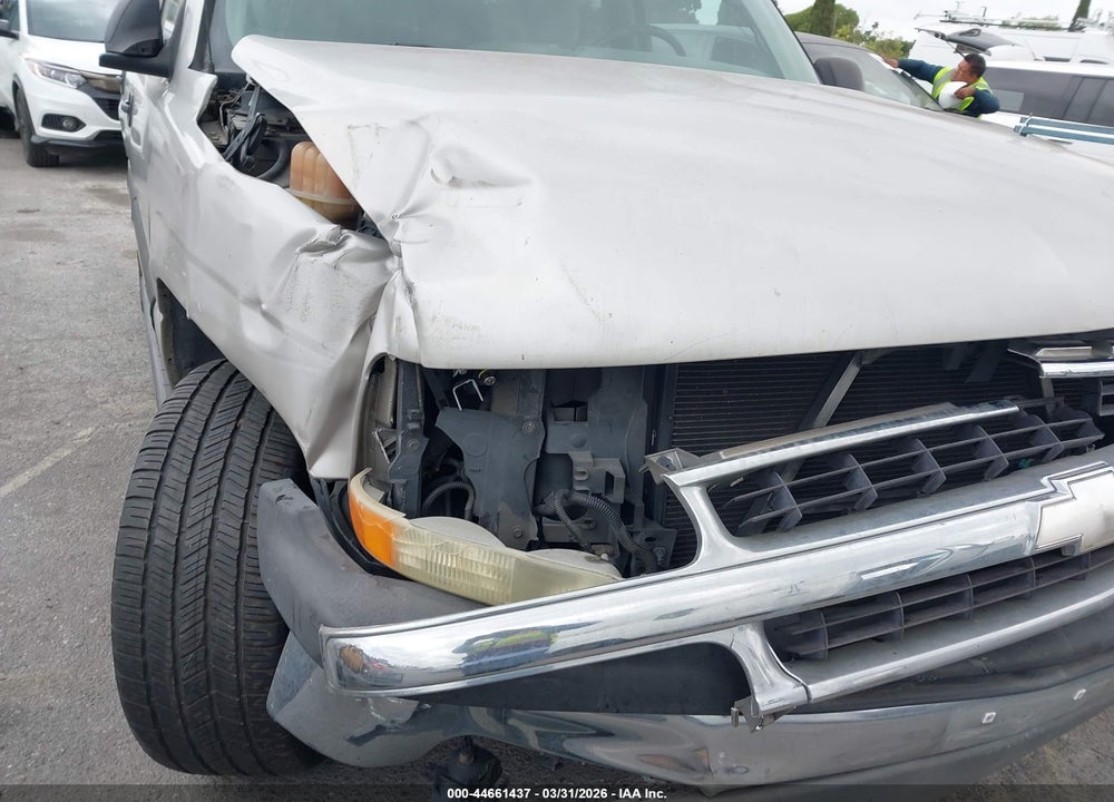 2005 CHEVROLET TAHOE LS VIN: 1GNEC13V05R174297