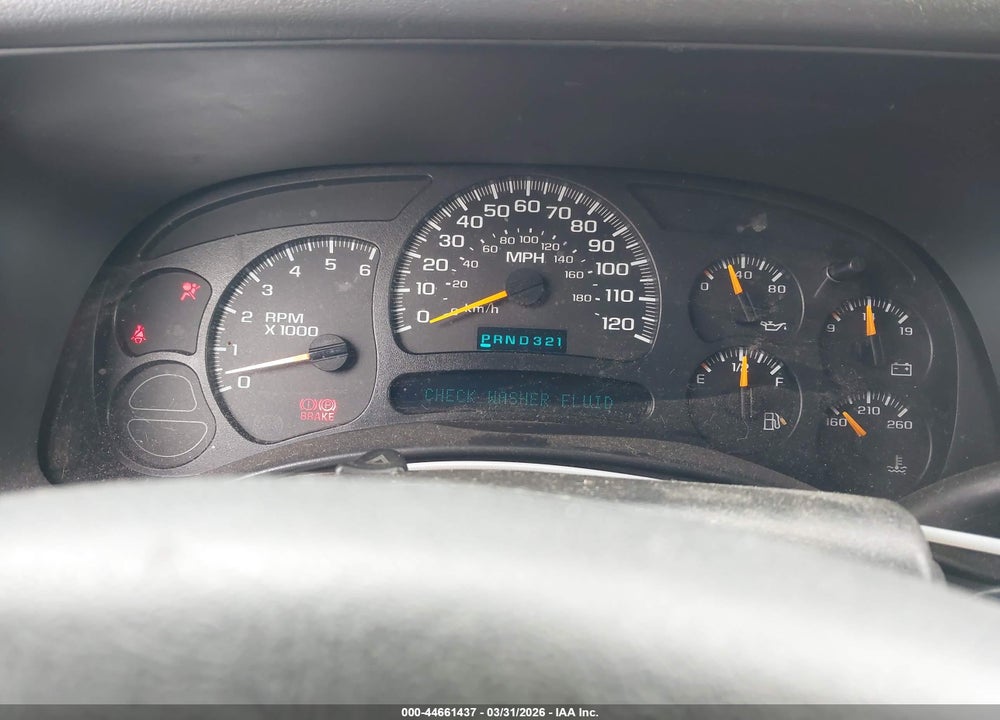 2005 CHEVROLET TAHOE LS VIN: 1GNEC13V05R174297