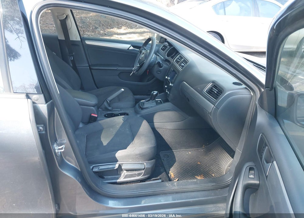 2015 VOLKSWAGEN JETTA 1.8T SE VIN: 3VWD17AJ5FM230814