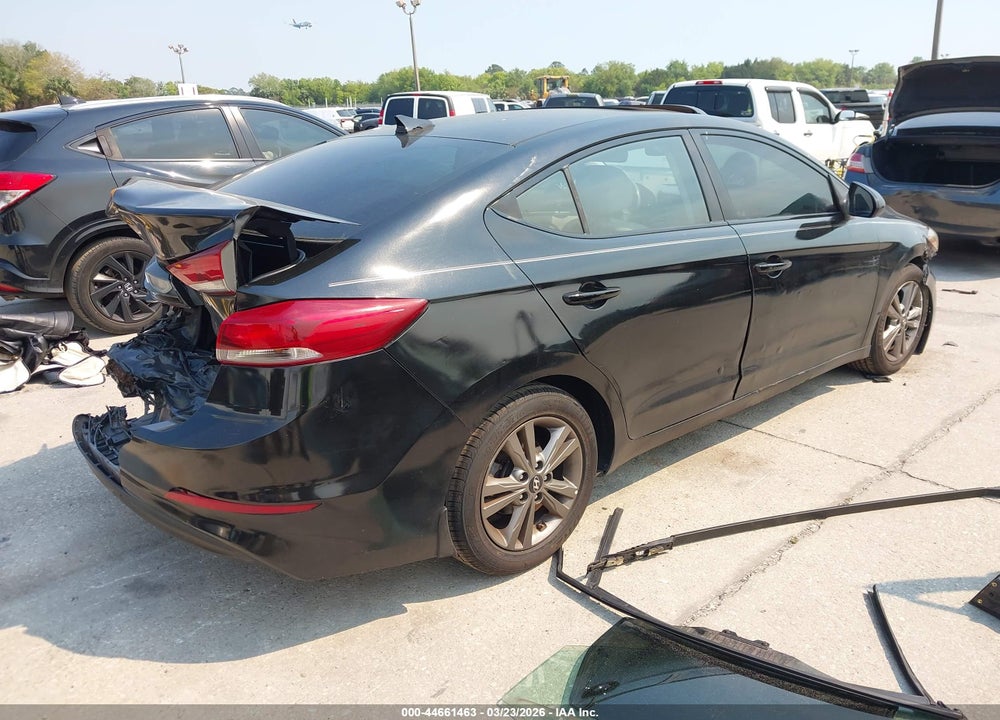 2018 HYUNDAI ELANTRA VIN: 5NPD84LF9JH397813
