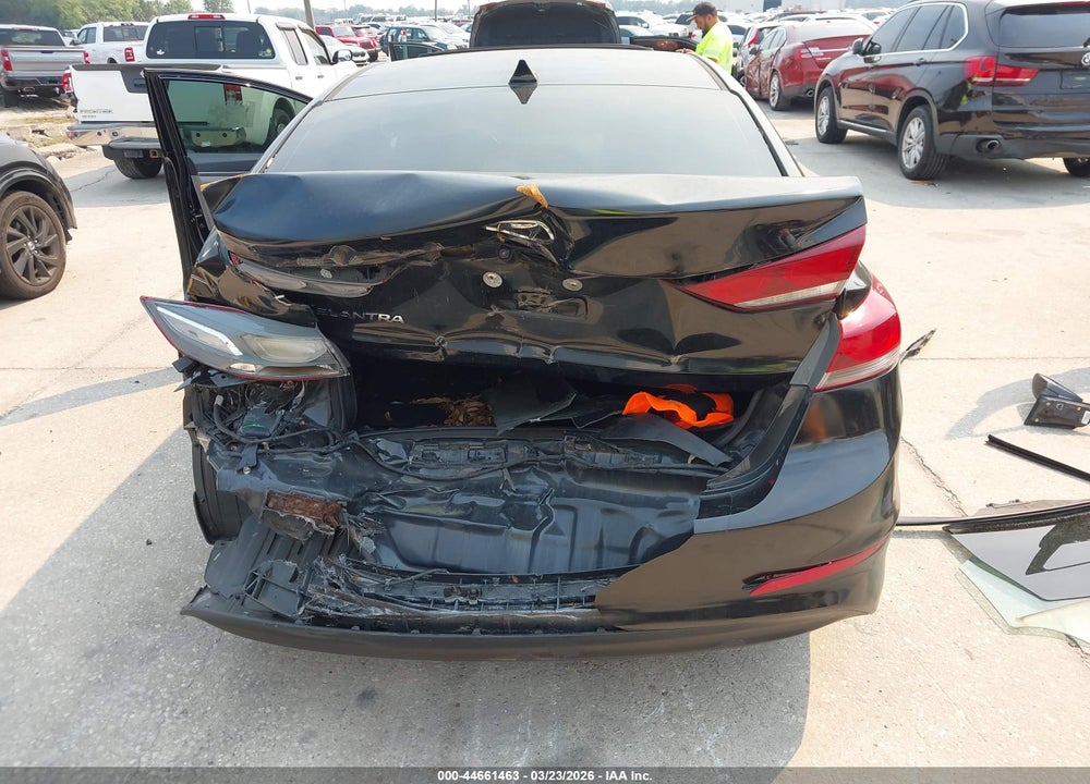 2018 HYUNDAI ELANTRA VIN: 5NPD84LF9JH397813