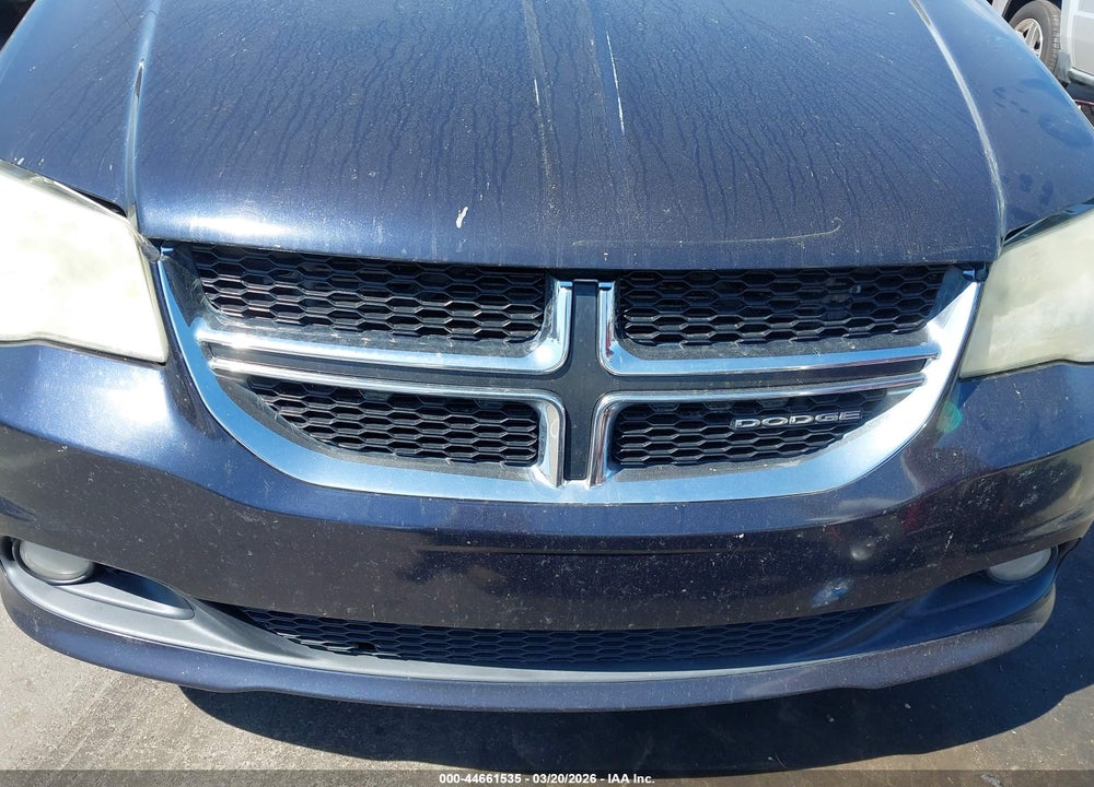 2011 DODGE GRAND CARAVAN CREW VIN: 2D4RN5DG8BR711812