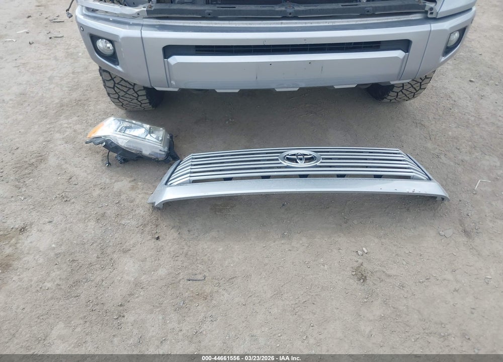 2016 TOYOTA TUNDRA PLATINUM 5.7L V8 VIN: 5TFAY5F13GX541121