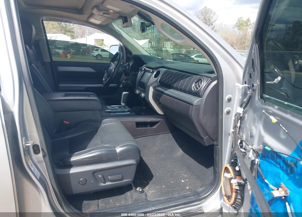 2016 TOYOTA TUNDRA PLATINUM 5.7L V8 VIN: 5TFAY5F13GX541121