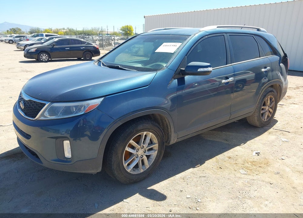2015 KIA SORENTO LX VIN: 5XYKT4A65FG578155