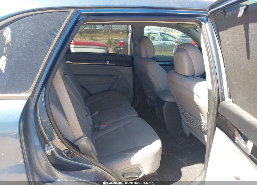 2015 KIA SORENTO LX VIN: 5XYKT4A65FG578155