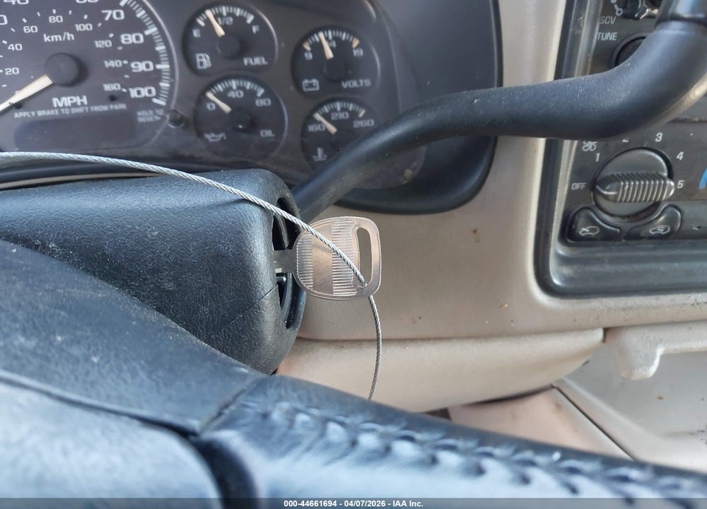 2001 CHEVROLET TAHOE LT VIN: 1GNEK13T71J307082
