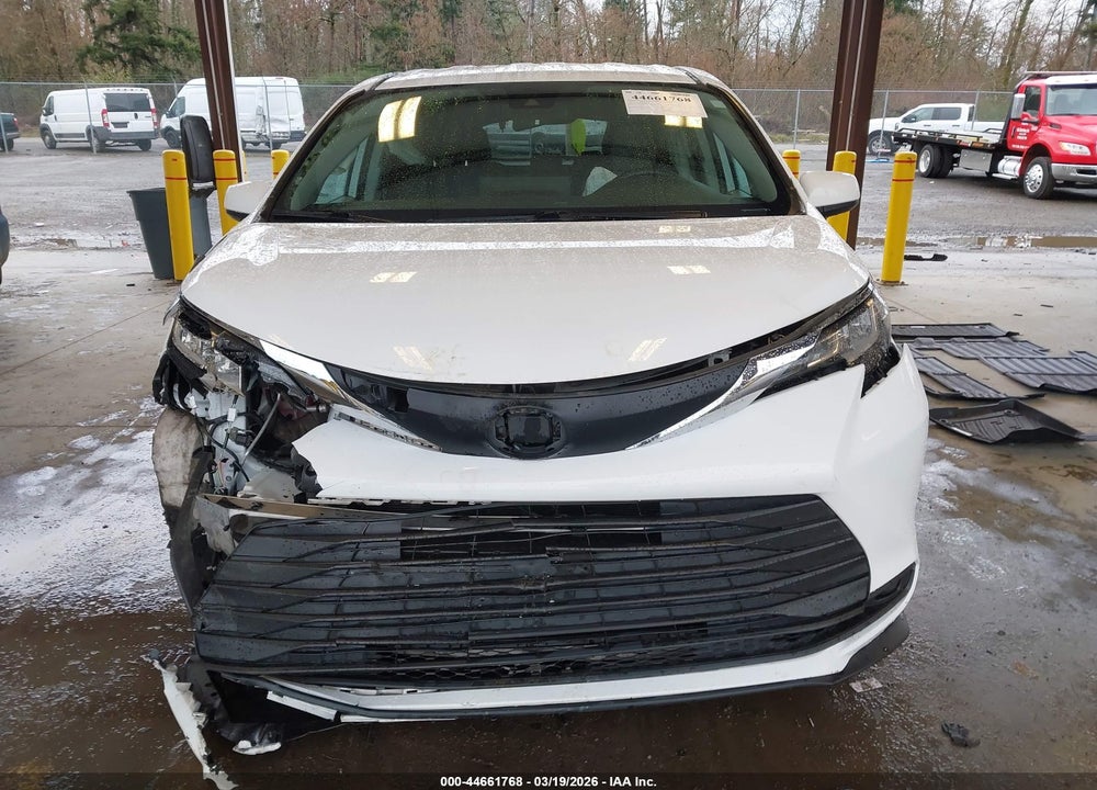 2021 TOYOTA SIENNA LE VIN: 5TDKRKEC8MS043212