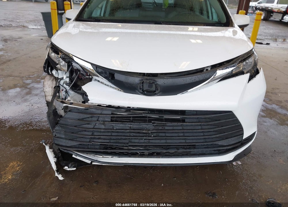2021 TOYOTA SIENNA LE VIN: 5TDKRKEC8MS043212