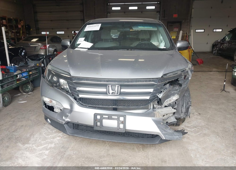 2018 HONDA PILOT EX VIN: 5FNYF6H3XJB000822