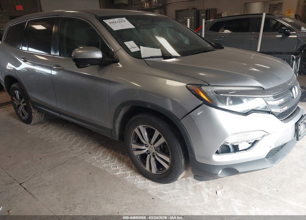 2018 HONDA PILOT EX VIN: 5FNYF6H3XJB000822
