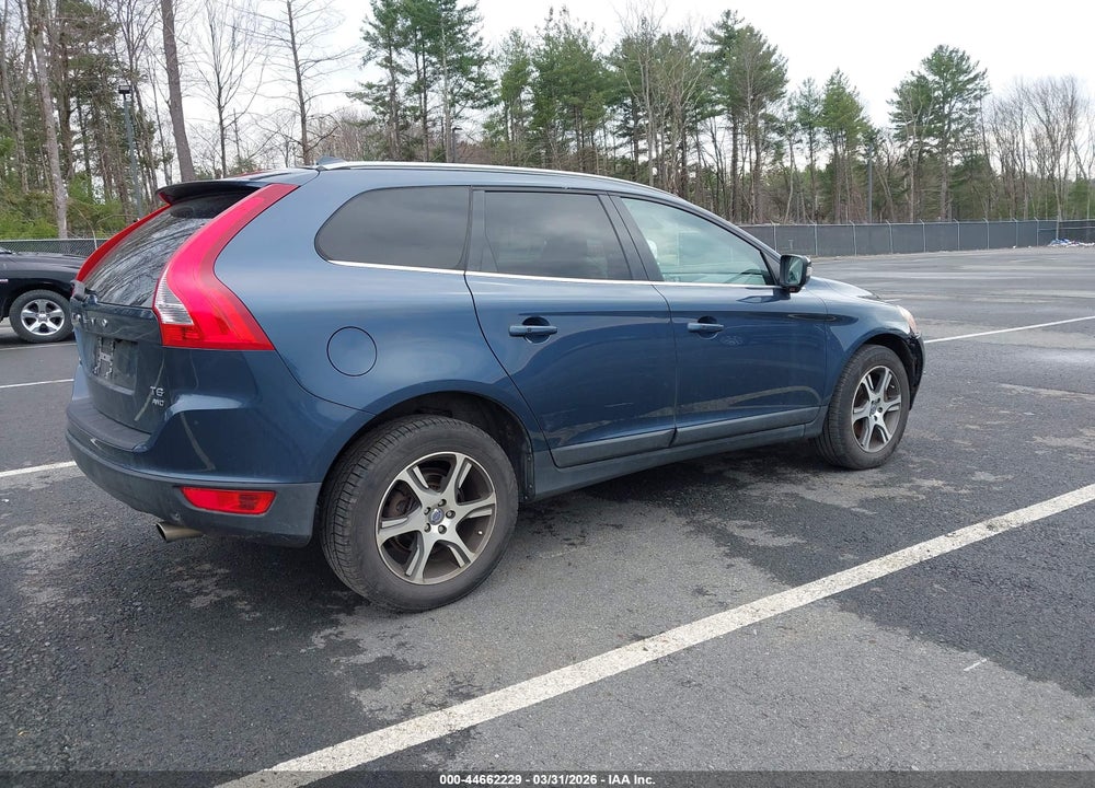 2011 VOLVO XC60 VIN: YV4902DZ1B2210672