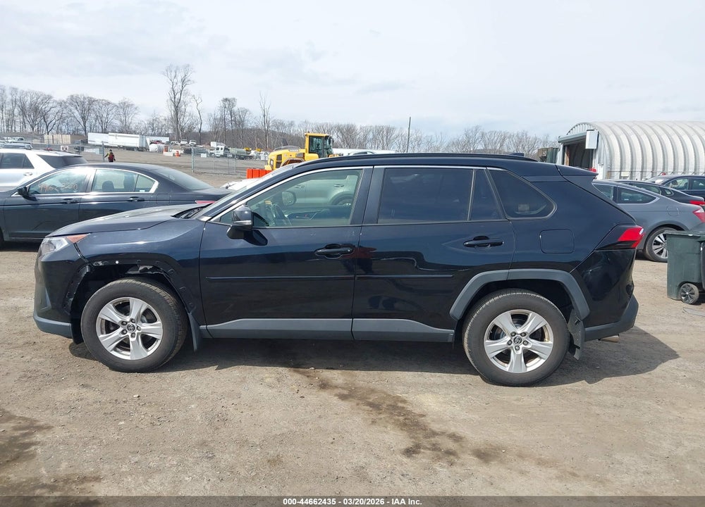 2019 TOYOTA RAV4 XLE VIN: JTMP1RFV5KD011042