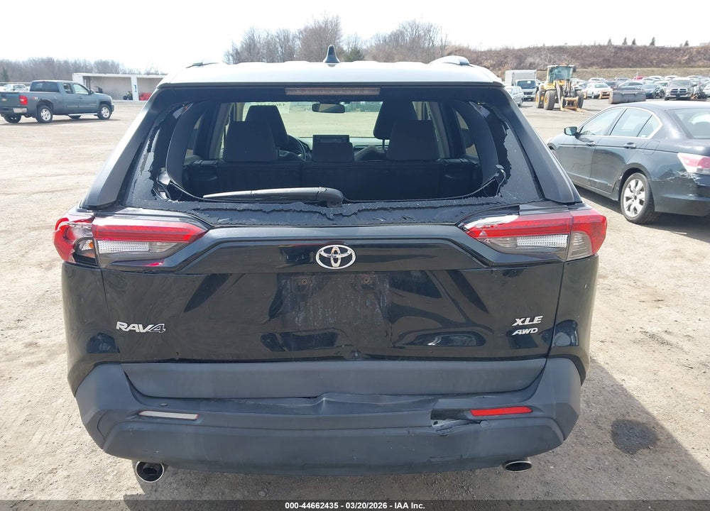 2019 TOYOTA RAV4 XLE VIN: JTMP1RFV5KD011042