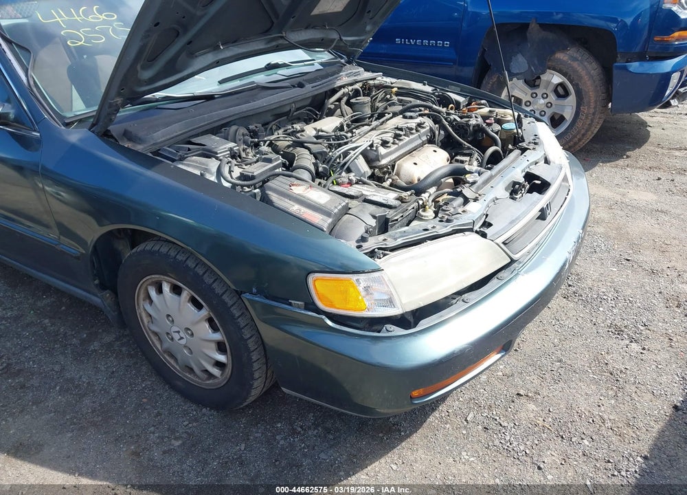 1996 HONDA ACCORD EX/EX-R VIN: 1HGCD5658TA089818