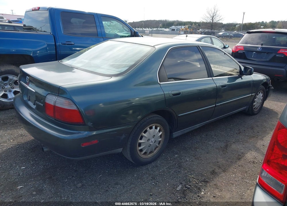 1996 HONDA ACCORD EX/EX-R VIN: 1HGCD5658TA089818
