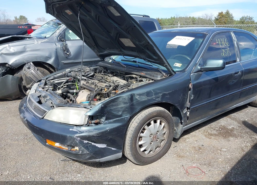 1996 HONDA ACCORD EX/EX-R VIN: 1HGCD5658TA089818