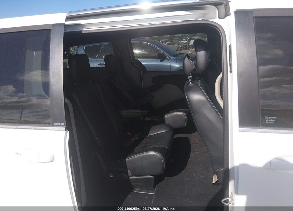 2014 DODGE GRAND CARAVAN SXT 30TH ANNIVERSARY VIN: 2C4RDGCG7ER190566