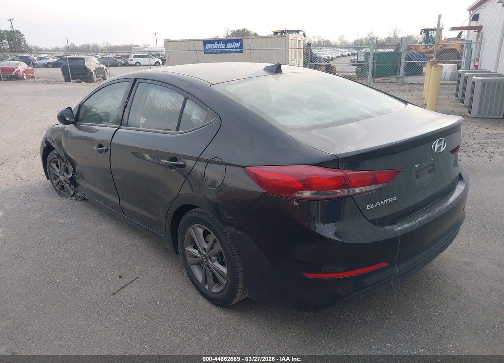 2018 HYUNDAI ELANTRA SEL VIN: 5NPD84LF5JH281198