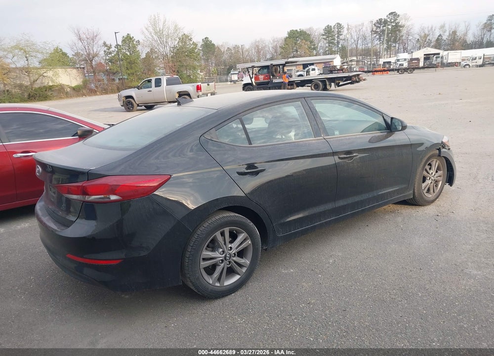 2018 HYUNDAI ELANTRA SEL VIN: 5NPD84LF5JH281198