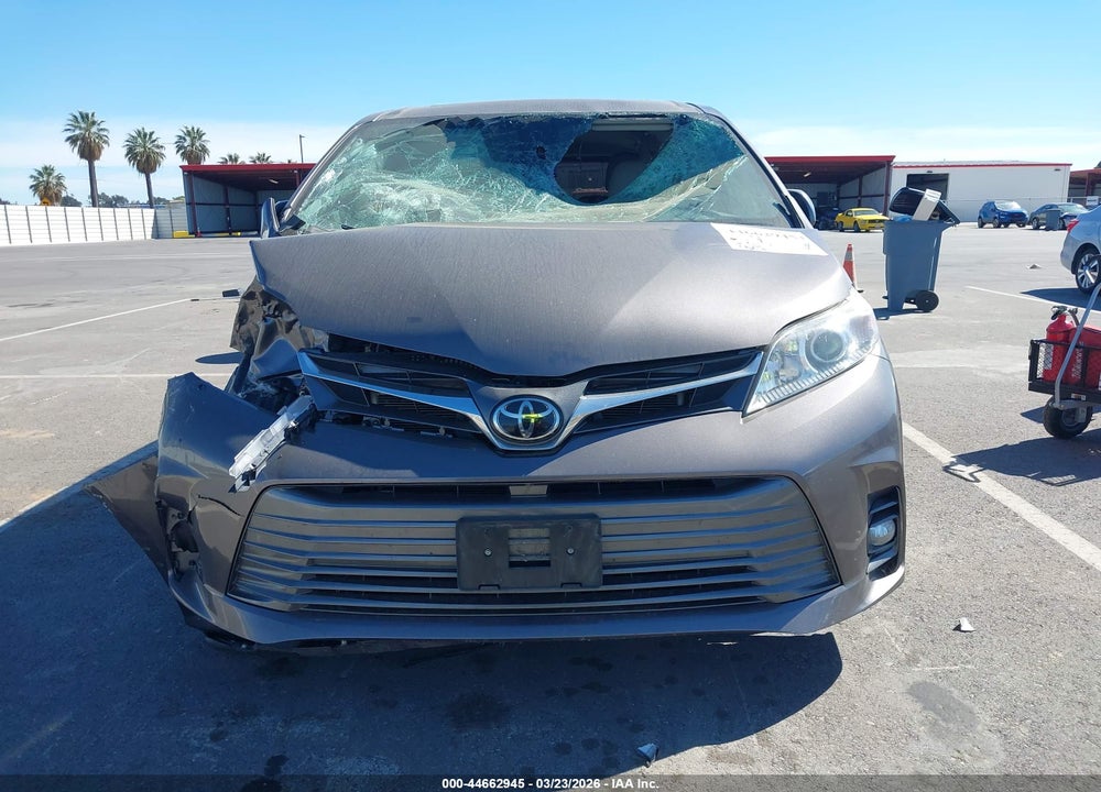 2018 TOYOTA SIENNA XLE 8 PASSENGER VIN: 5TDYZ3DC1JS954916