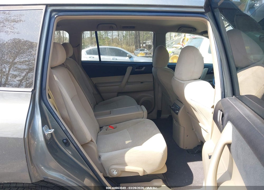 2011 TOYOTA HIGHLANDER BASE V6 VIN: 5TDZK3EH1BS046499