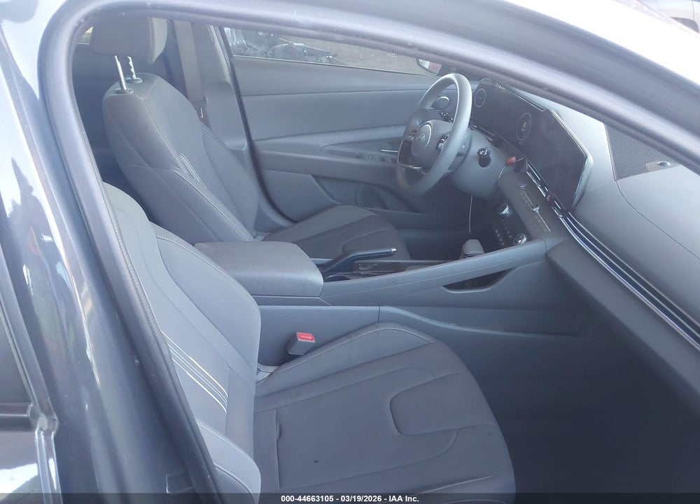 2024 HYUNDAI ELANTRA SEL VIN: KMHLM4DG8RU684099