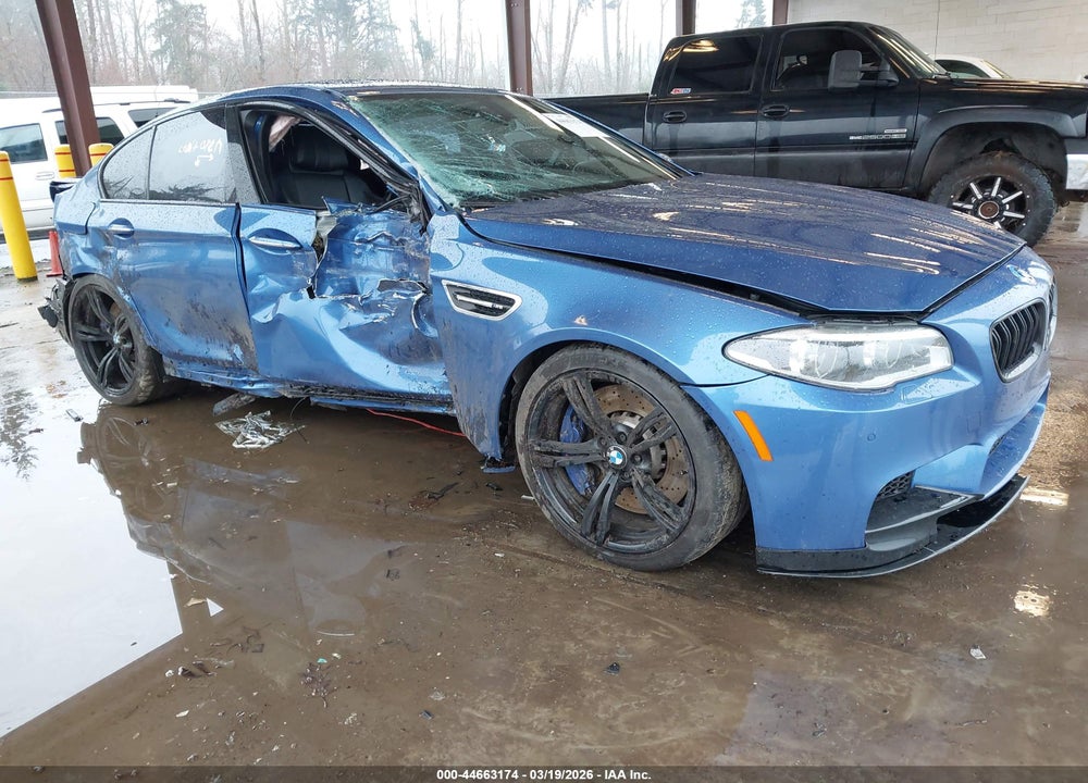 2015 BMW M5 VIN: WBSFV9C53FD594729